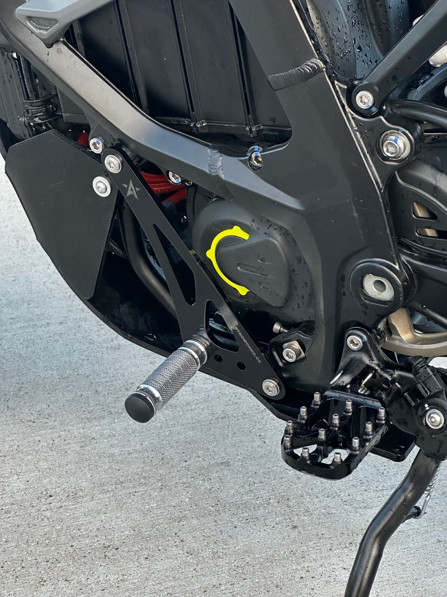 Surron Ultra Bee Shift Lock