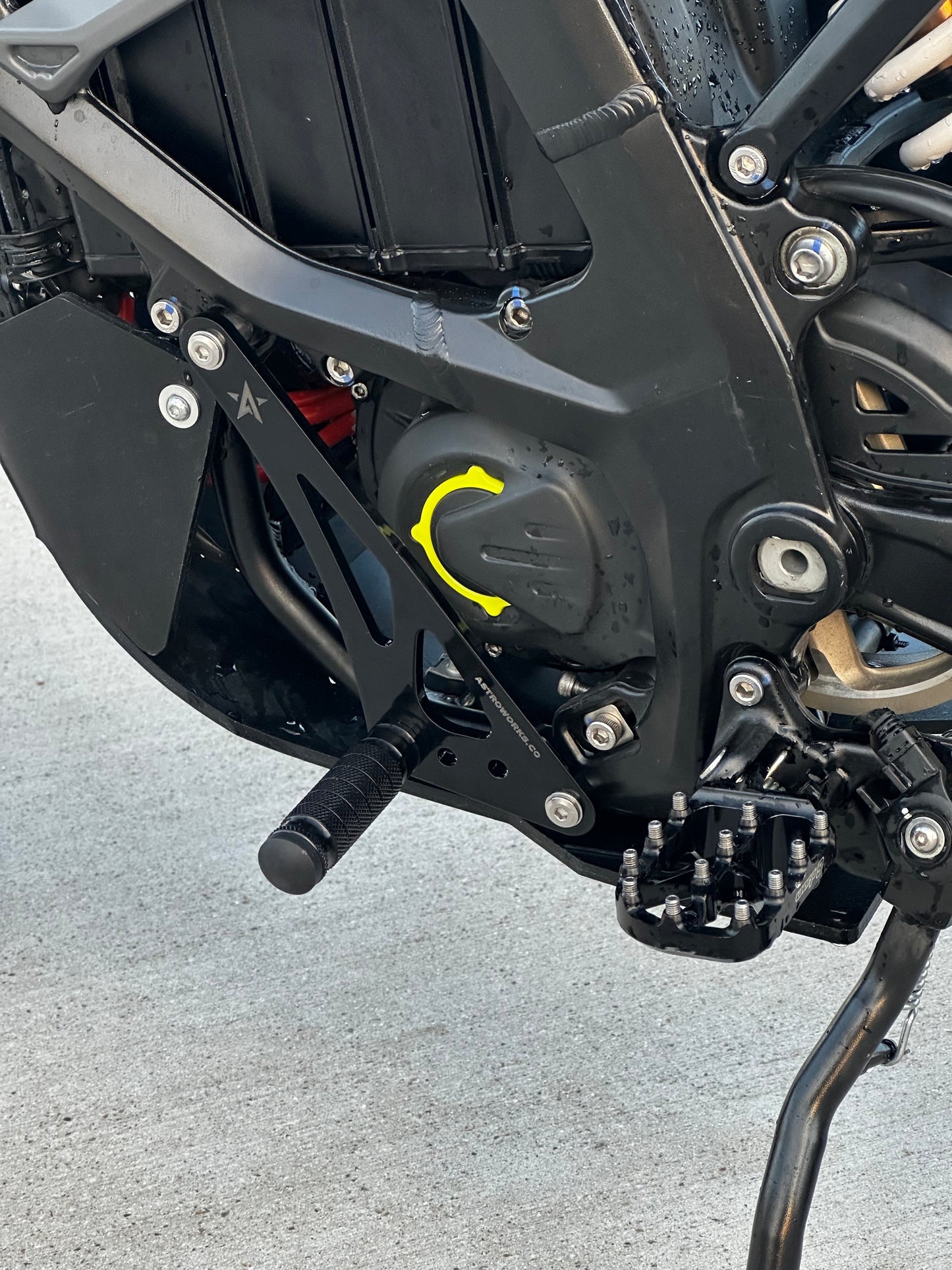 Surron Ultra Bee Shift Lock