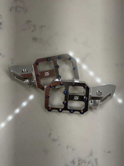 44 Tints E-Moto Foot Pegs