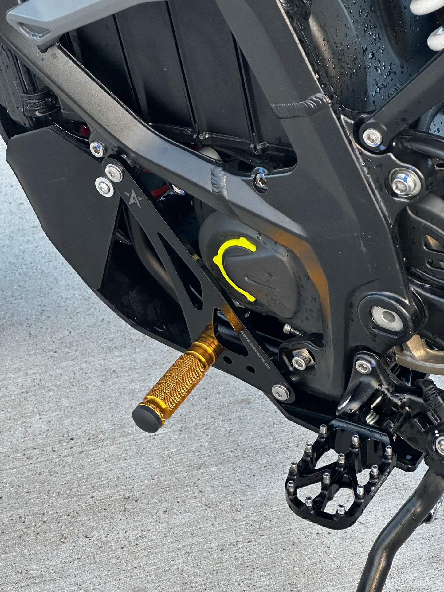 Surron Ultra Bee Shift Lock
