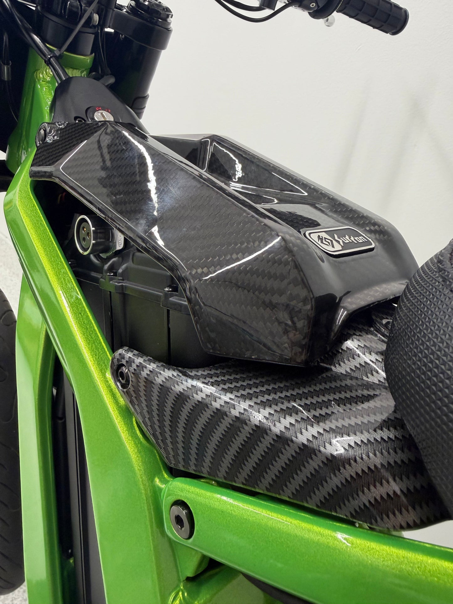 SurRon LBX Battery Cover - Carbon Fiber