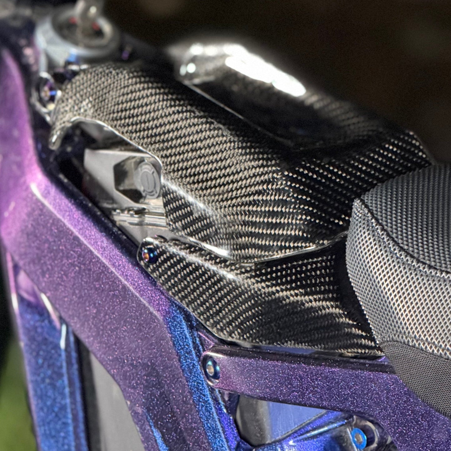 Eride Pro Carbon Fiber Battery Lid Lock