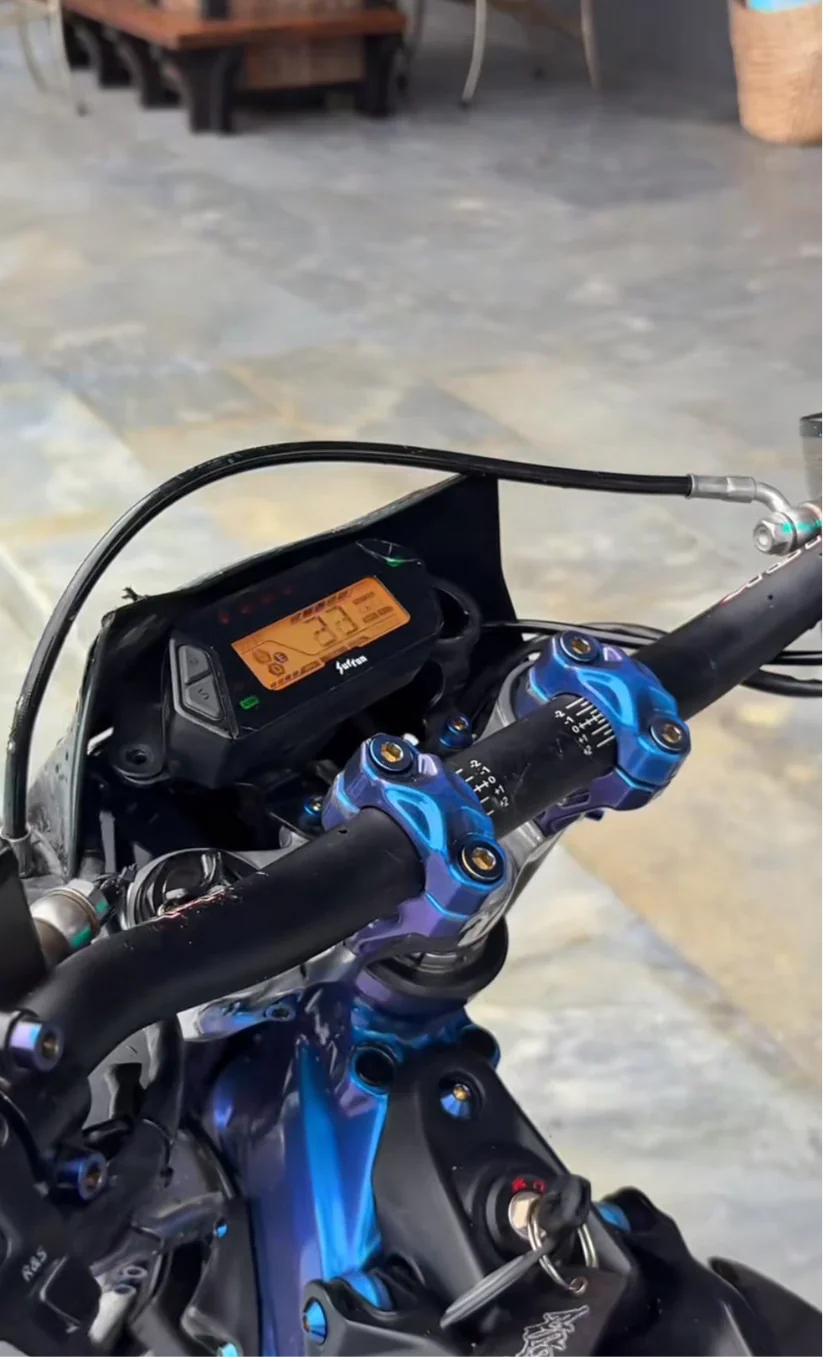 Ultra Bee Direct Mount Titanium Bolts (set of 4)